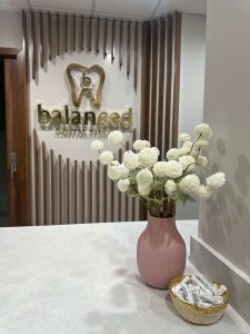 Image of a balanced dental clinic sign, 