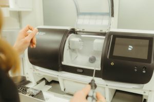 Same-day porcelain esthetic tooth restorations made with Cerec machine